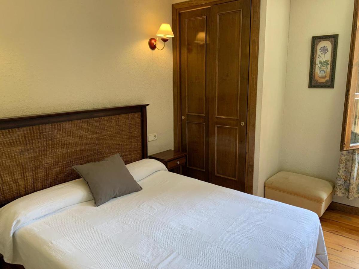 Hotel Charle Jaca Exterior foto