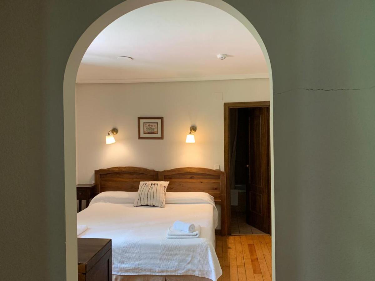 Hotel Charle Jaca Exterior foto