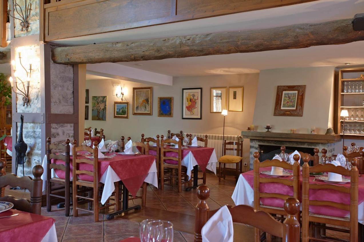 Hotel Charle Jaca Exterior foto