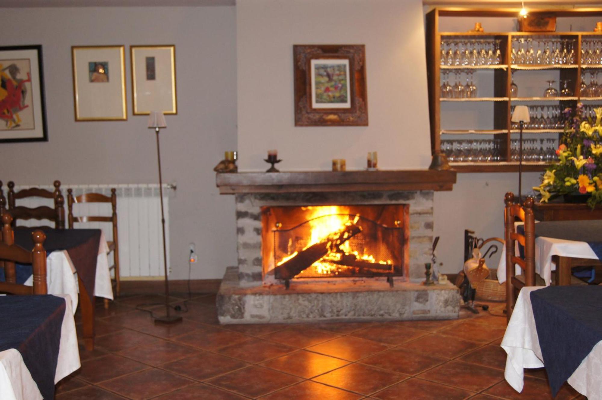 Hotel Charle Jaca Exterior foto