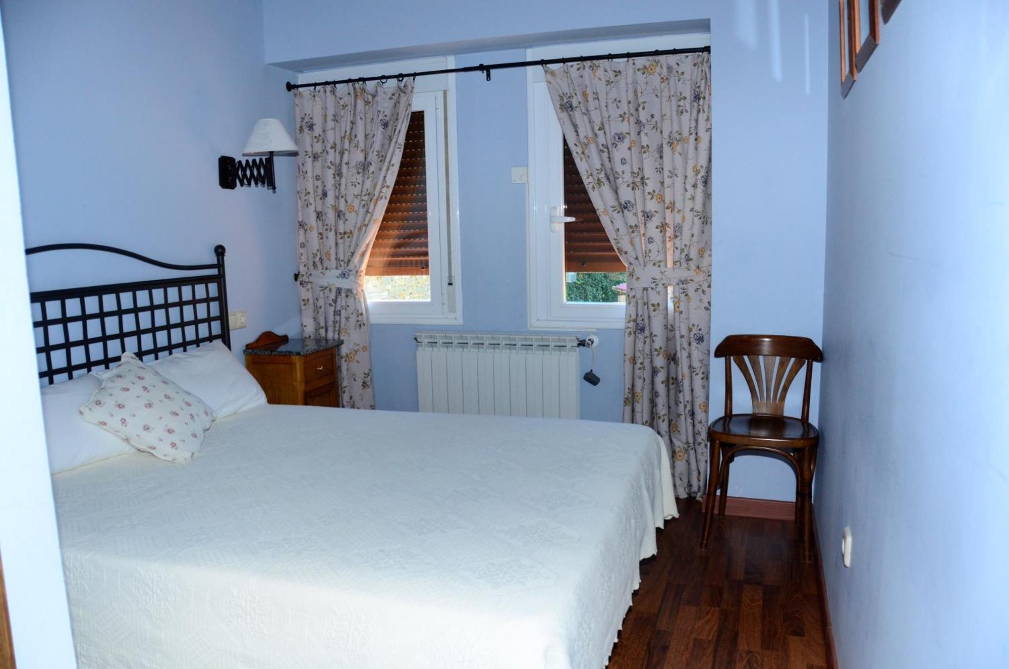 Hotel Charle Jaca Habitación foto